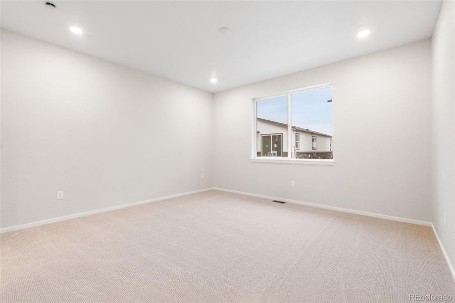 Spacious, unfurnished interior of a new home in Harvest Crossing, Aurora (Image 20).