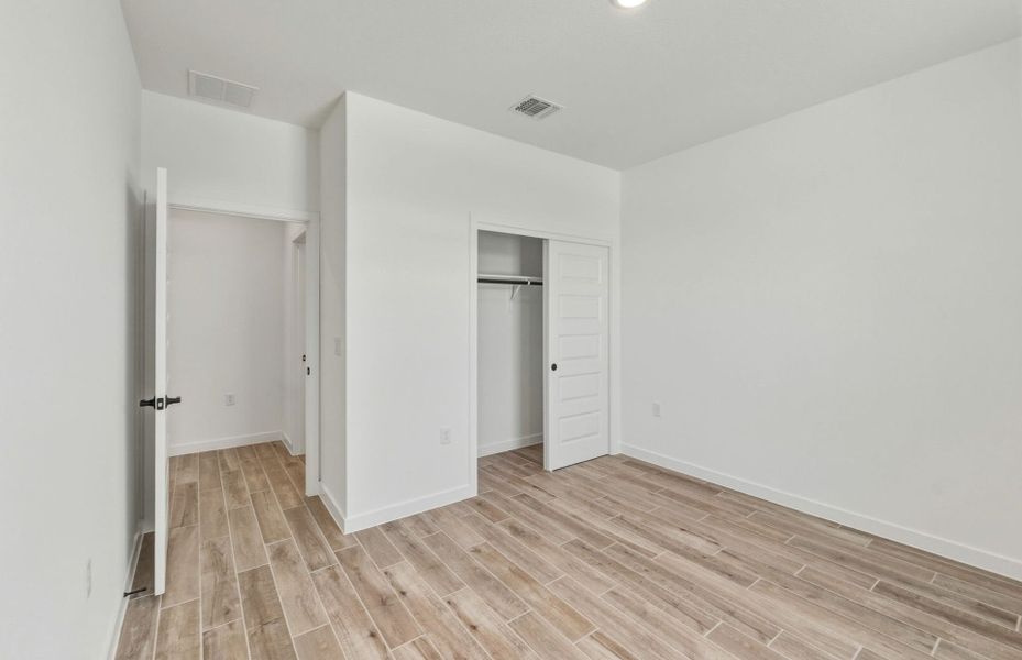 Spacious, unfurnished interior of a new home in Sun City Texas, Georgetown (Image 30).
