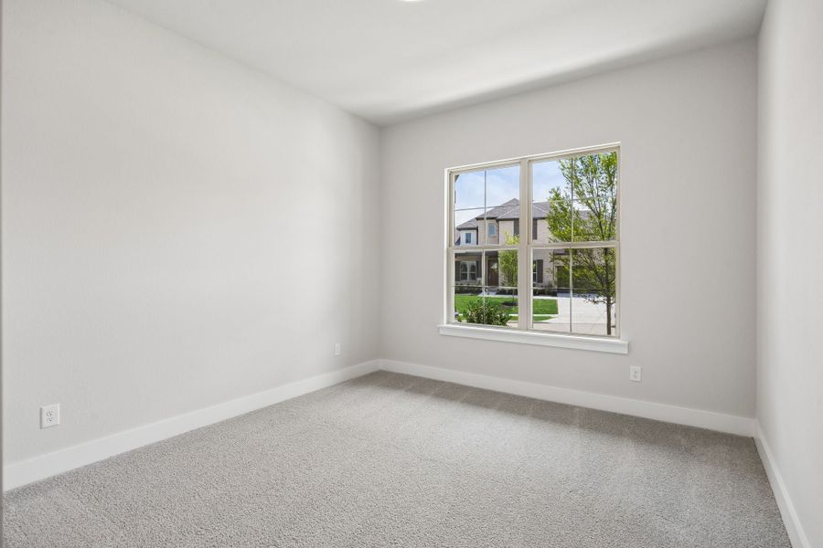 Spacious, unfurnished interior of a new home in Painted Tree Lakeside, McKinney (Image 28).