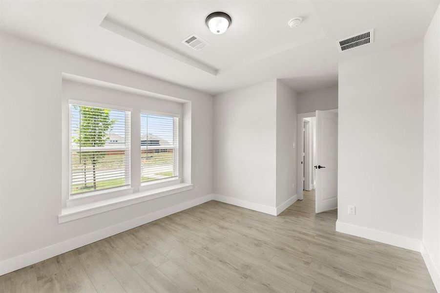 Spacious, unfurnished interior of a new home in Villages of Creekwood, Frisco (Image 22).