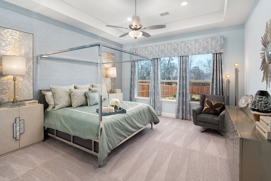 Representative furnished interior of a home built from the Kirby by UnionMain Homes in Lake Breeze, Lavon (Image 20).