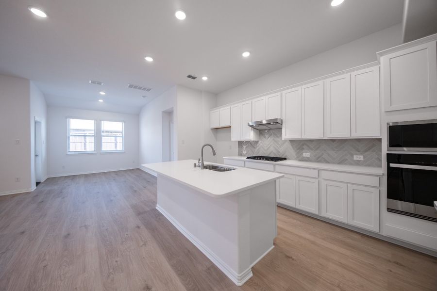 Furnished interior view inside a new home in Chalk Hill, Celina (Image 7).