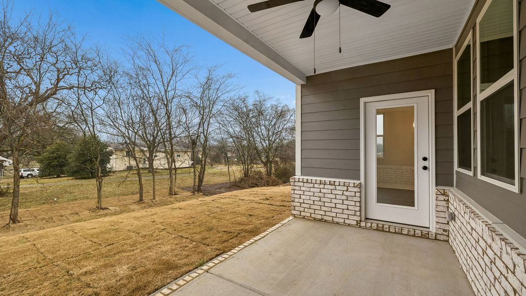 Representative exterior details of a home built from the Stonebrook  II by D.R. Horton in Pottsview, Smyrna (Image 30).