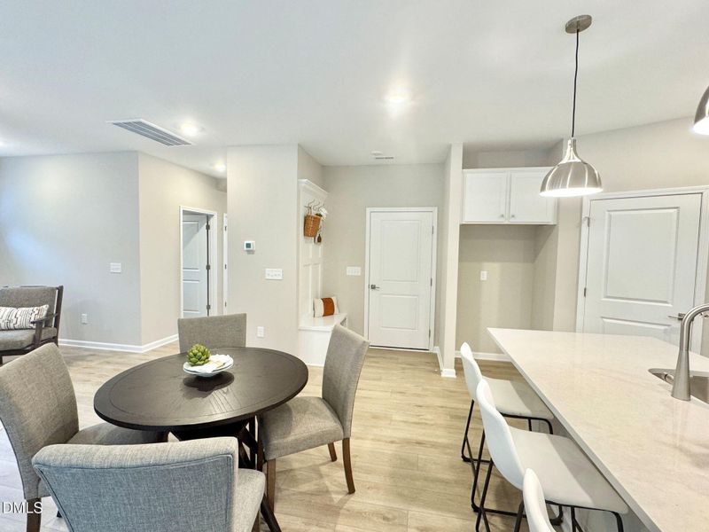 20250923_212425308_iOS