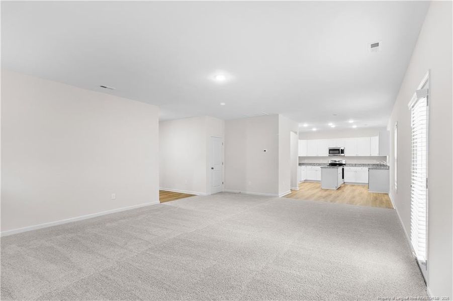 Open to Kitchen Open to Kitchen