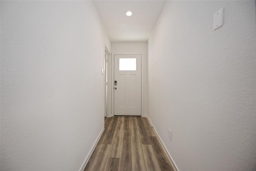 Spacious, unfurnished interior of a new home in Allison Park, Houston (Image 19).