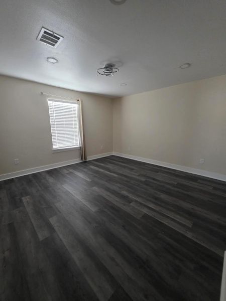 Spacious, unfurnished interior of a new home in , Cleveland (Image 9).