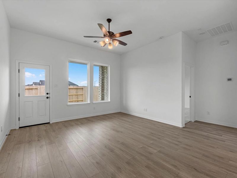 Spacious, unfurnished interior of a new home in Emory Glen, Magnolia (Image 15).