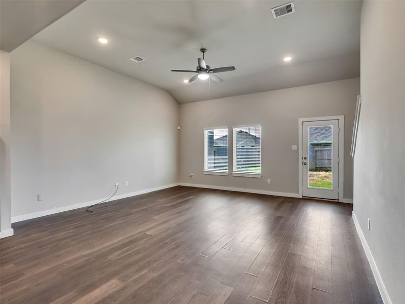 Spacious, unfurnished interior of a new home in , La Marque (Image 38).