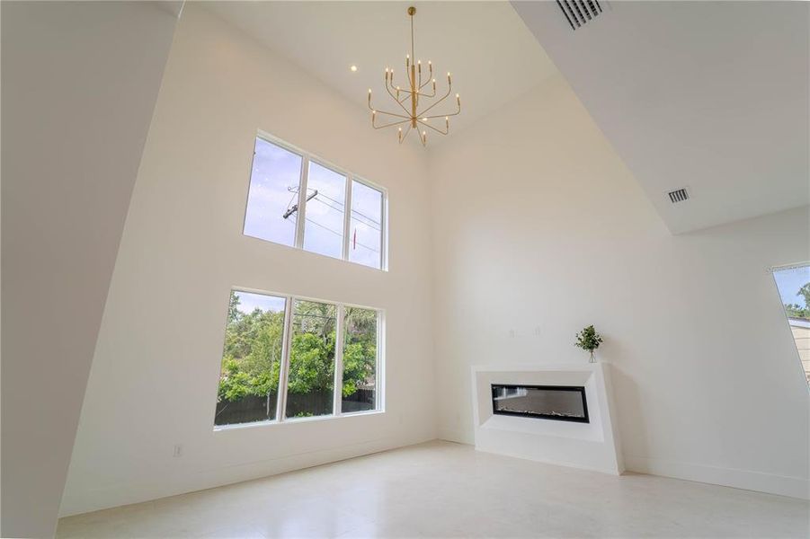 Spacious, unfurnished interior of a new home in , Tampa (Image 67).