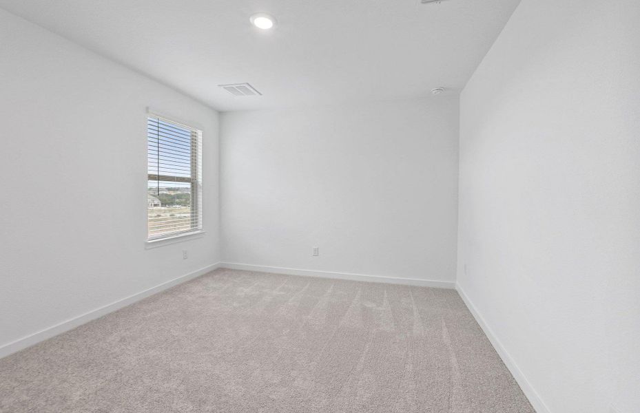 Spacious, unfurnished interior of a new home in Wolf Ranch, Georgetown (Image 29).