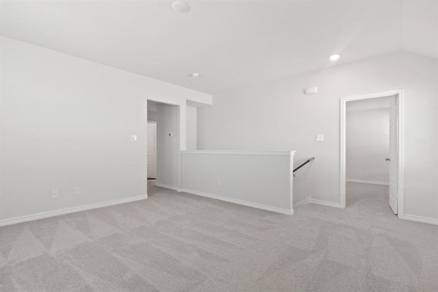 Spacious, unfurnished interior of a new home in Retreat at Fossil Creek, Fort Worth (Image 16).