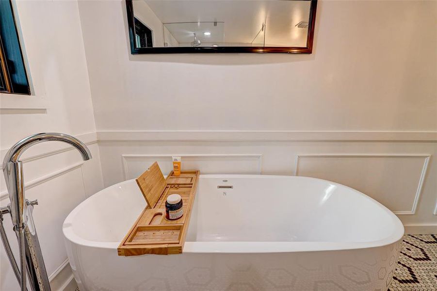 Genuine soaking tub - ahhh! 94 San Saba St Austin TX 78702 MLS# 7207900