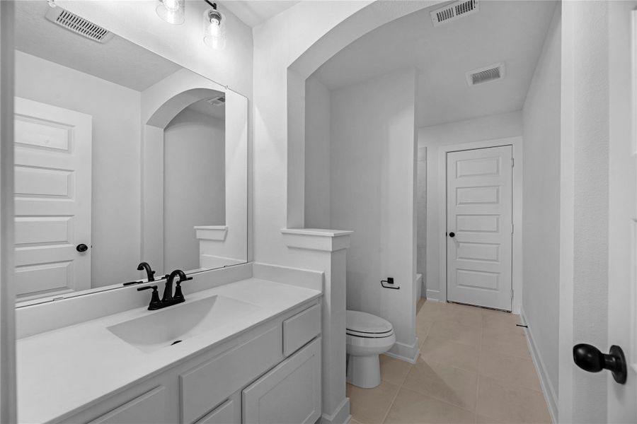 Furnished interior view inside a new home in Fulshear Lakes - 60', Fulshear (Image 4).