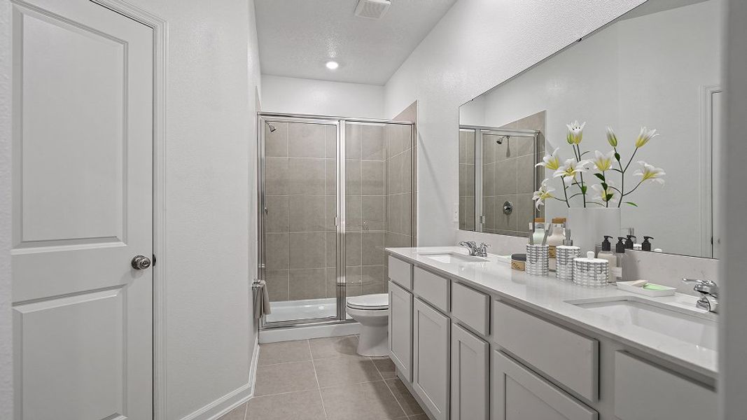 1628 Bright Owners Bath 1of2 F2 7 28 25