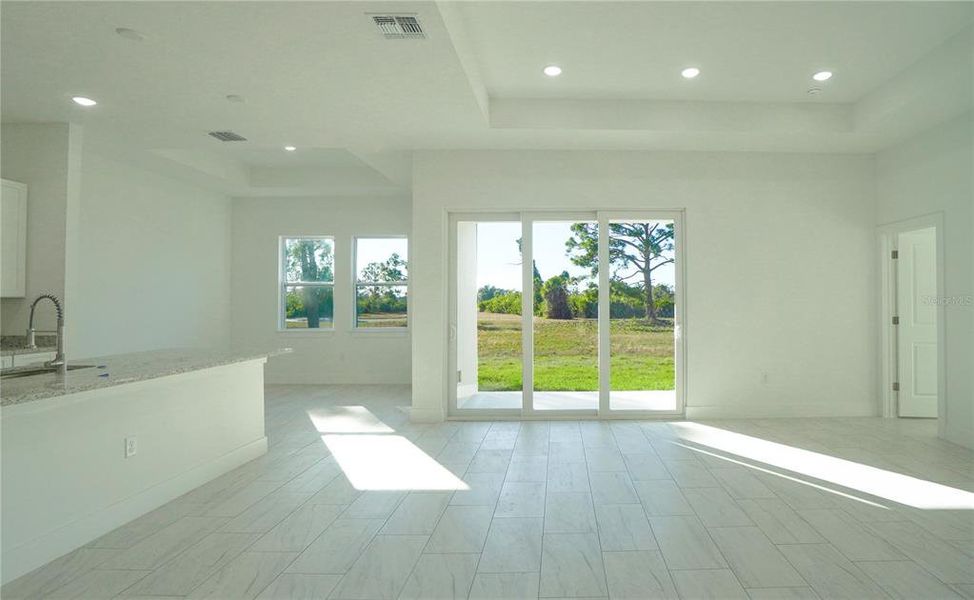 Spacious, unfurnished interior of a new home in , Placida (Image 38).