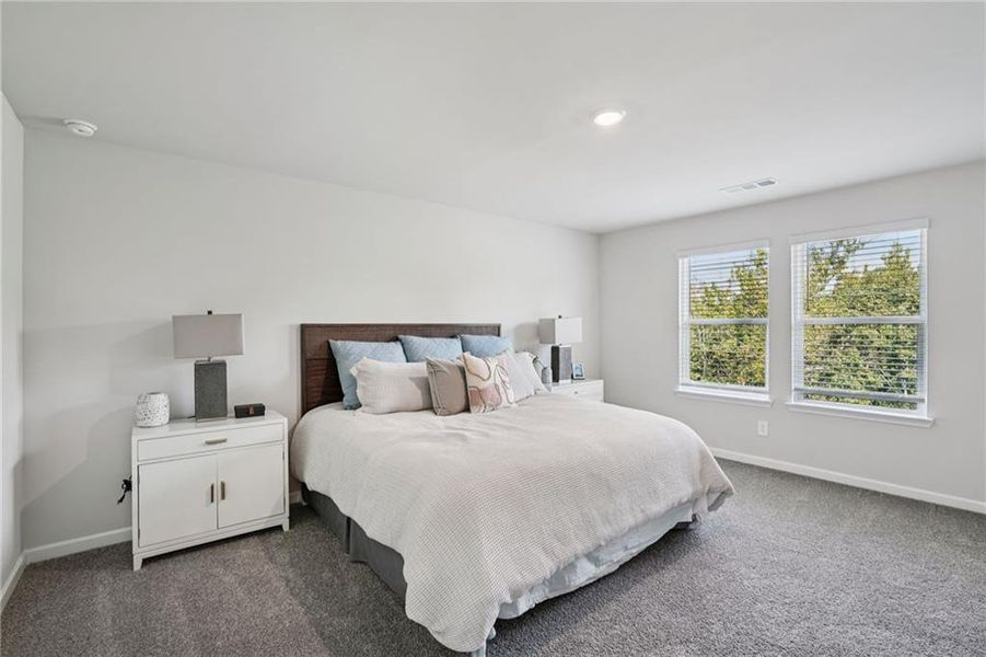 Furnished interior view inside a new home in Ivey Township, Dallas (Image 33).