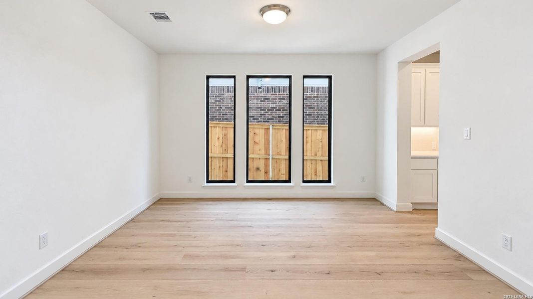 Spacious, unfurnished interior of a new home in Mayfair, New Braunfels (Image 18).