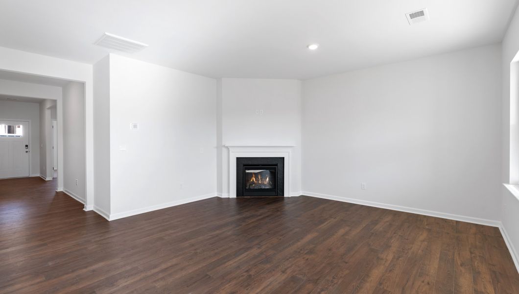 Representative unfurnished interior of a home built from the Aria by D.R. Horton in Woodglen, Piedmont (Image 16).