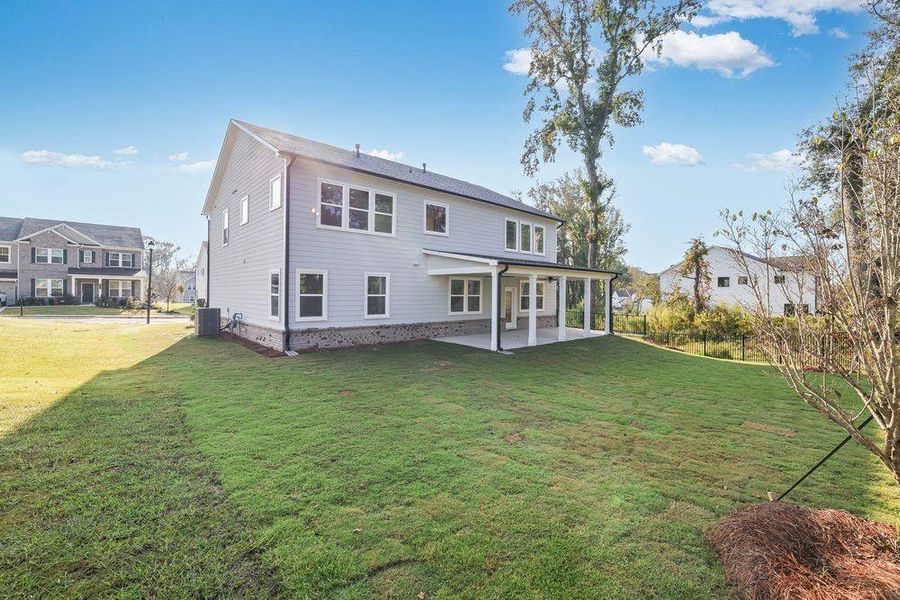 Exterior details and patio area of a home in Kennison Creek, Cumming (Image 22).