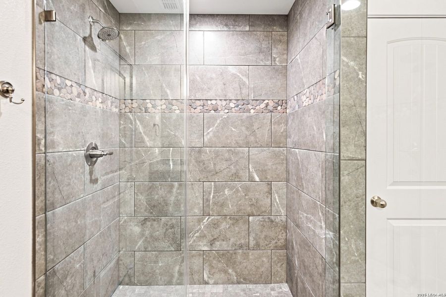 Close-up of interior finishes inside a home in Las Palomas Country Club Estates, La Vernia (Image 22).