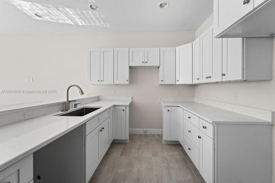 Furnished interior view inside a new home in , Tamarac (Image 5).