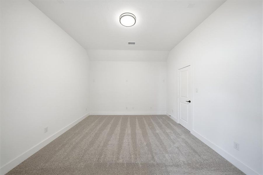 Spacious, unfurnished interior of a new home in Brookhollow West, Prosper (Image 21).