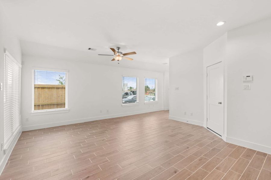 Spacious, unfurnished interior of a new home in Meridiana, Manvel (Image 7). Spacious, unfurnished interior of a new home in Meridiana, Manvel (Image 7).