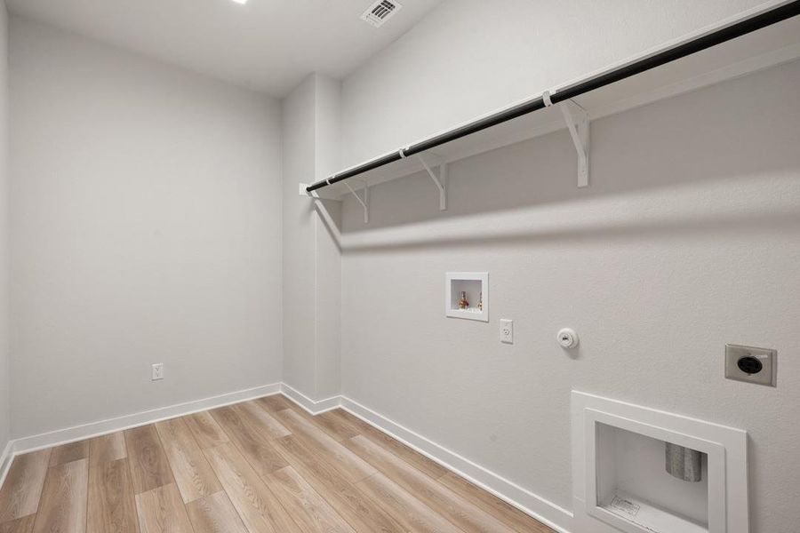 Spacious, unfurnished interior of a new home in Lagos Reserve, Manor (Image 39). Spacious, unfurnished interior of a new home in Lagos Reserve, Manor (Image 39).