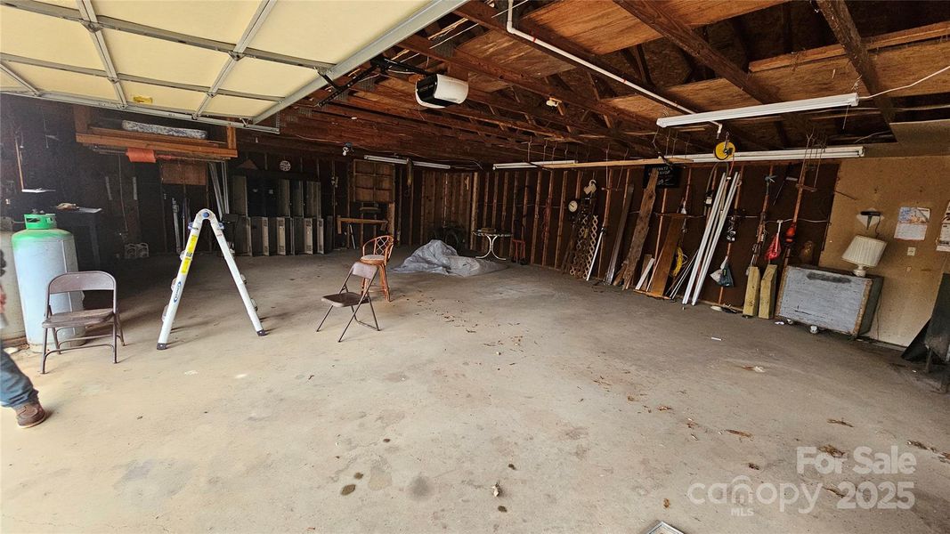 Spacious, unfurnished interior of a new home in , Statesville (Image 11).