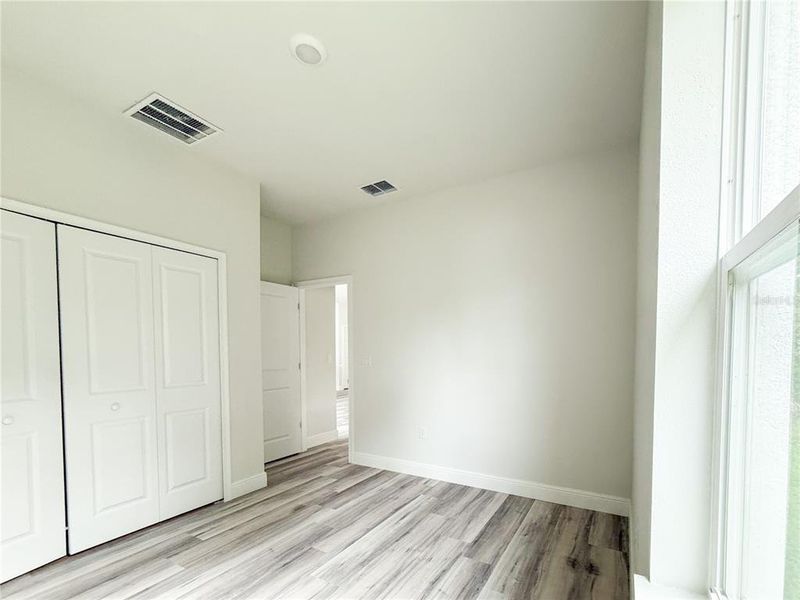 Spacious, unfurnished interior of a new home in , Ocala (Image 15).