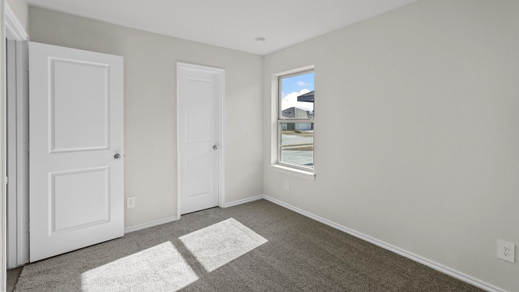 Spacious, unfurnished interior of a new home in Oak Valley Estates, Bullard (Image 14).