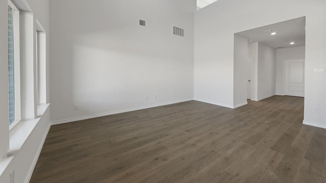 Spacious, unfurnished interior of a new home in Liberty Crossing, Royse City (Image 16).