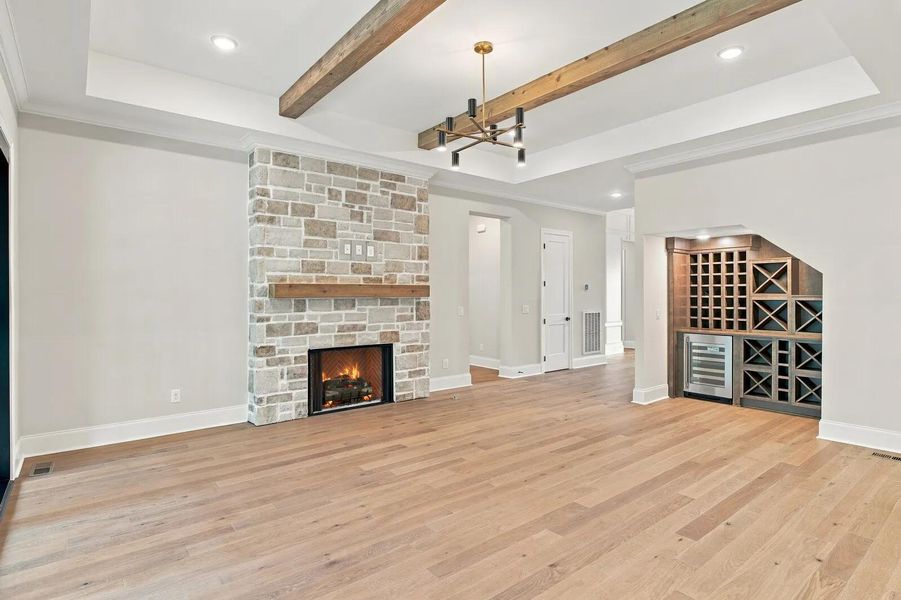Ballentine B Family room