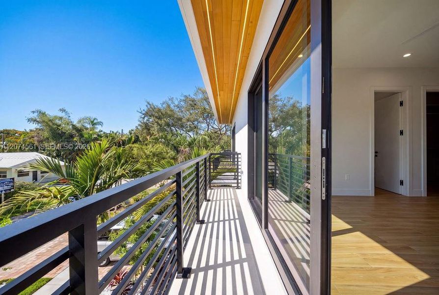 Exterior details and patio area of a home in , Fort Lauderdale (Image 35).