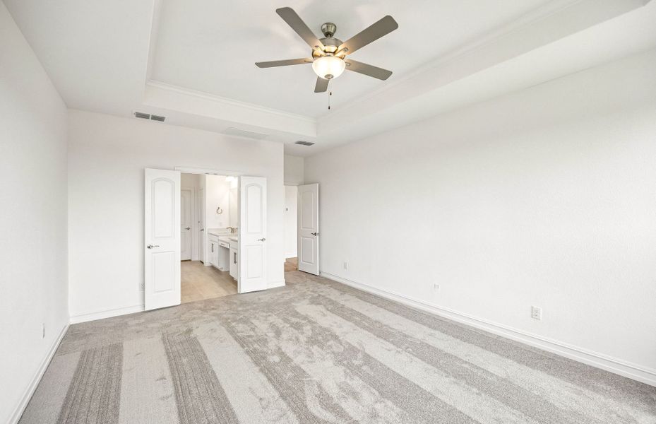 Spacious, unfurnished interior of a new home in Creekview Meadows, Pilot Point (Image 19).