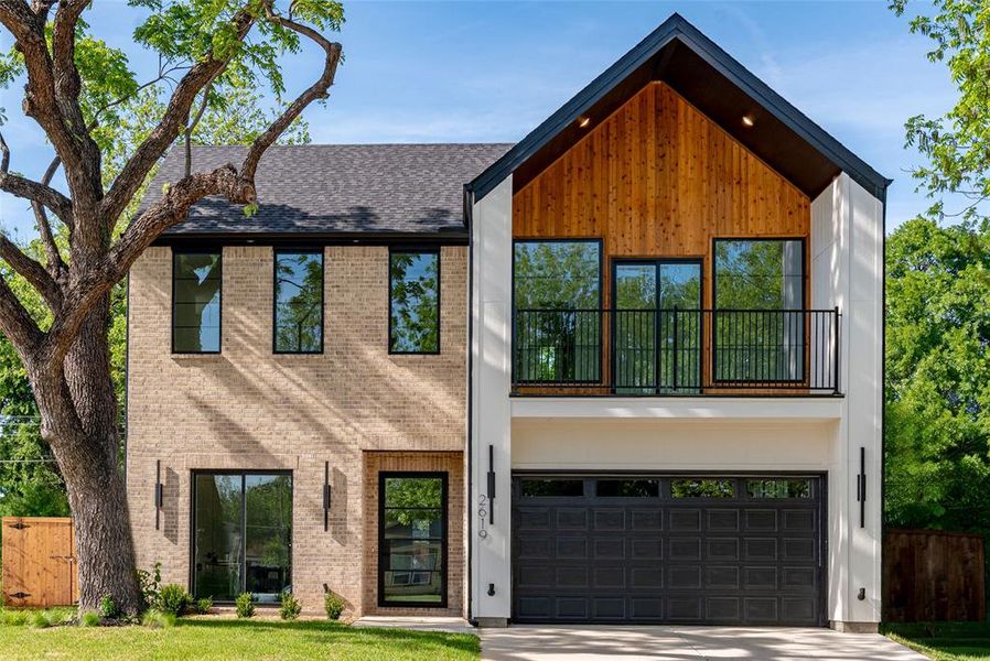 Front exterior of a new home in , Dallas, TX, highlighting curb appeal (Image 25). Front exterior of a new home in , Dallas, TX, highlighting curb appeal (Image 25).