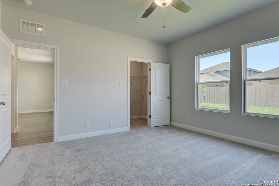 Spacious, unfurnished interior of a new home in Enclave at Hennersby Hollow 50's, San Antonio (Image 27). Spacious, unfurnished interior of a new home in Enclave at Hennersby Hollow 50's, San Antonio (Image 27).