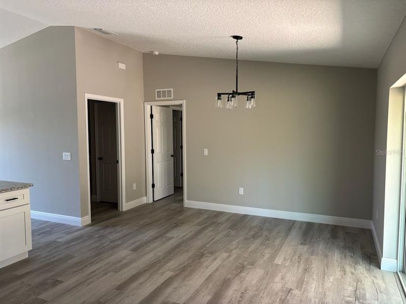 Spacious, unfurnished interior of a new home in , Citrus Springs (Image 27).