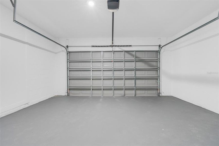Spacious, unfurnished interior of a new home in , Ocala (Image 25).