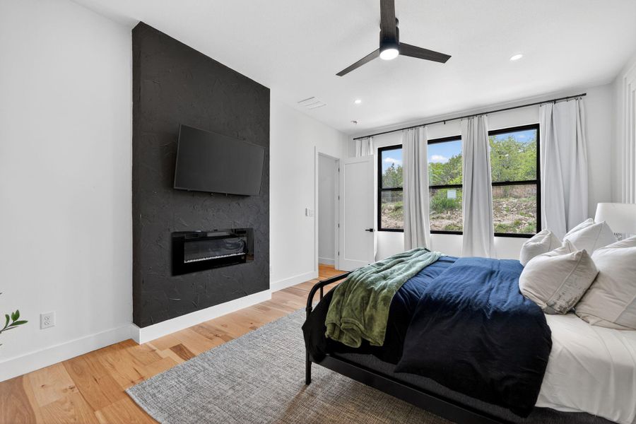 Furnished interior view inside a new home in , Spicewood (Image 21).