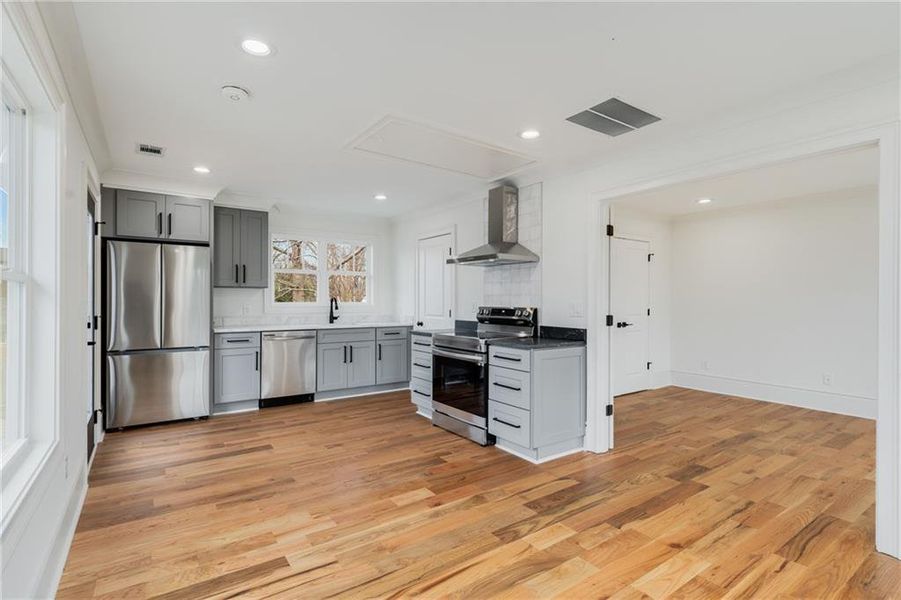 Furnished interior view inside a new home in , Atlanta (Image 41).