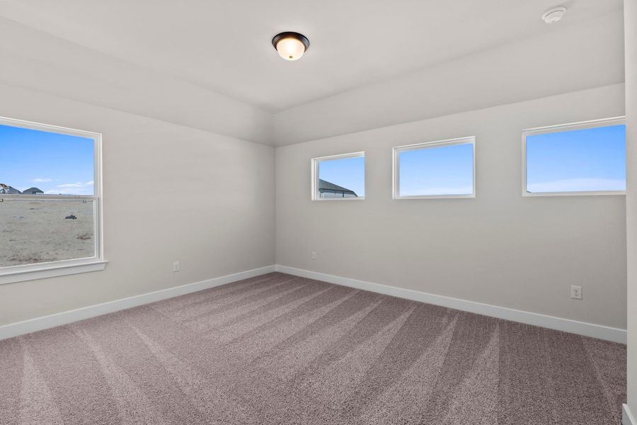 Spacious, unfurnished interior of a new home in Lariat, Liberty Hill (Image 28).