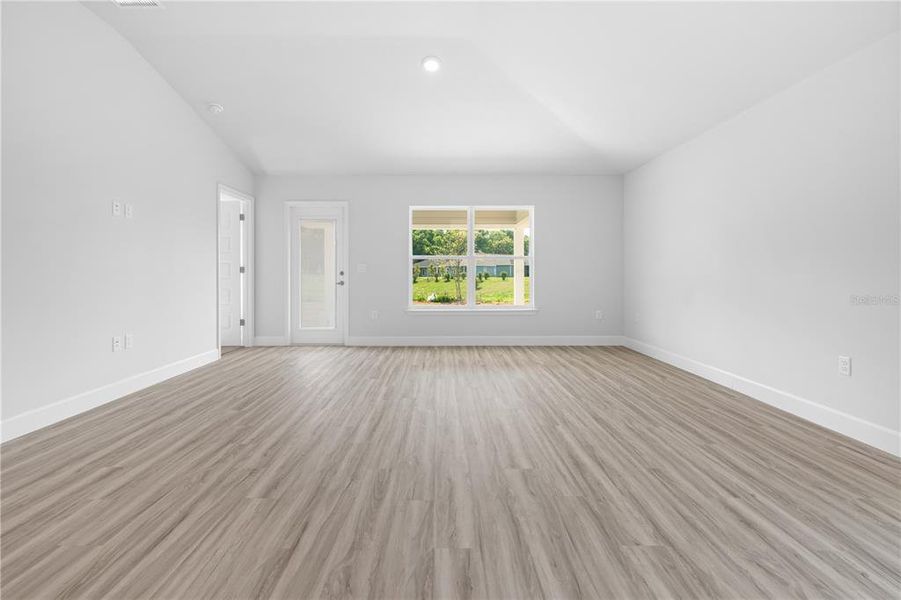 Spacious, unfurnished interior of a new home in Kirkland Farms, Alachua (Image 15). Spacious, unfurnished interior of a new home in Kirkland Farms, Alachua (Image 15).