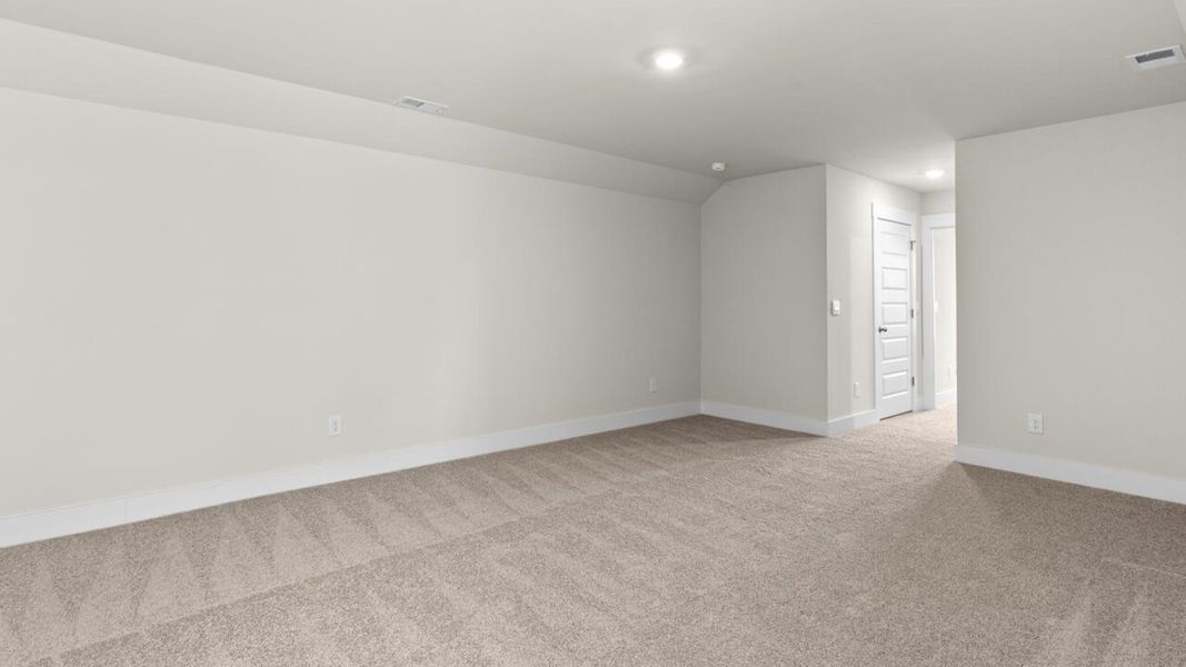 Spacious, unfurnished interior of a new home in Indigo Preserve, Leland (Image 31).