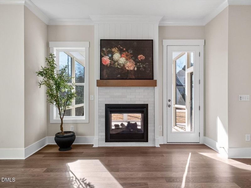 023-1280x960-family-room