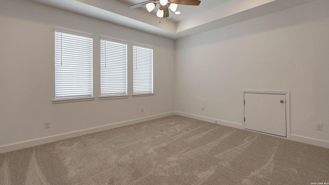 Spacious, unfurnished interior of a new home in Alsatian Oaks, Castroville (Image 16).