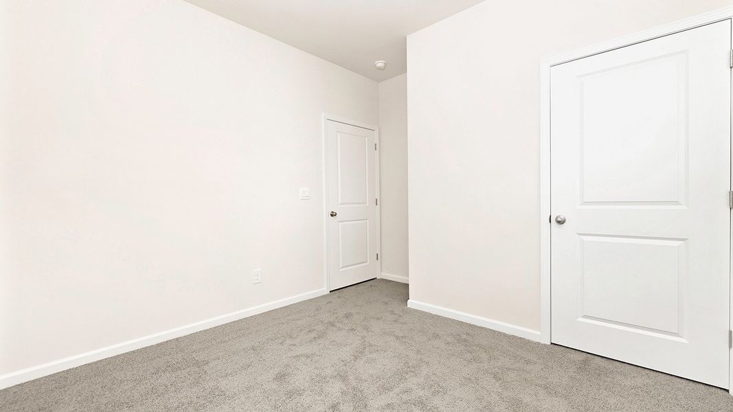 Spacious, unfurnished interior of a new home in Valleywood Farms, Waynesville (Image 21).
