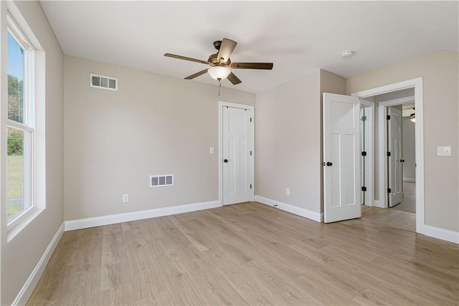 Spacious, unfurnished interior of a new home in , Dahlonega (Image 45).