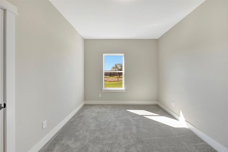 Spacious, unfurnished interior of a new home in Retreat at Oak Park, Houston (Image 18).